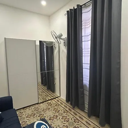 Coral Reef Charming By The Three Old Cities Apartman *