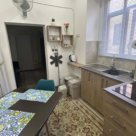 Coral Reef Charming By The Three Old Cities * Cospicua